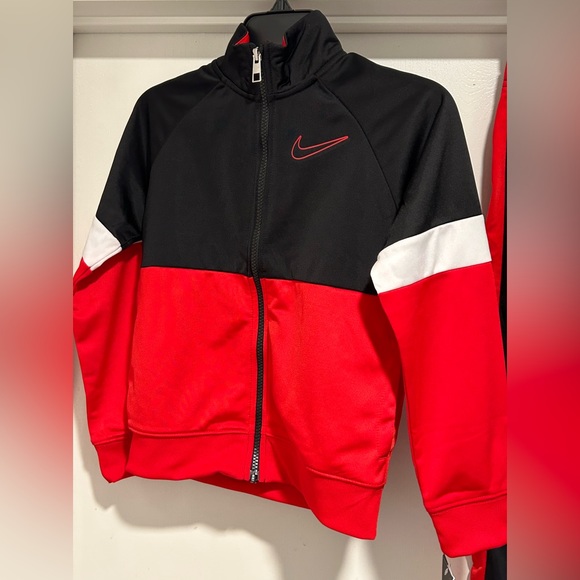 NIKE 2-PC RED/BLACK JOGGER SET SIZE 7 - Picture 3 of 12